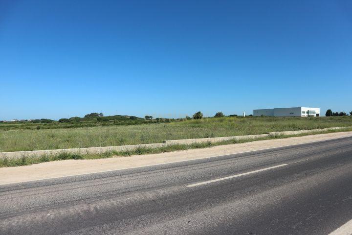 Terreno 37.920 m2, considerado como Espaços Industriais no PDM de Sintra (Valor Negociável) - Image 2