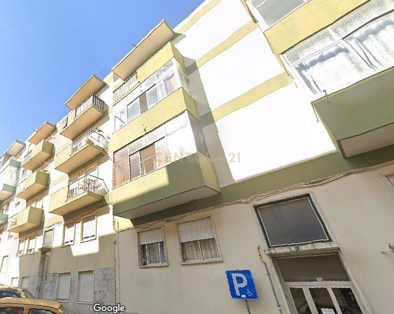 T2 em Vialonga – Oportunidade Imperdível na Periferia de Lisboa - Image 1