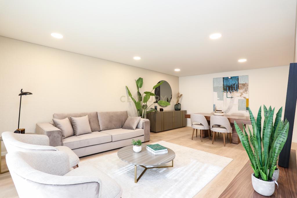 Apartamento T2 NOVO c/ varanda, arrecadação e parqueamento | Cavaleira | Sintra - Image 1