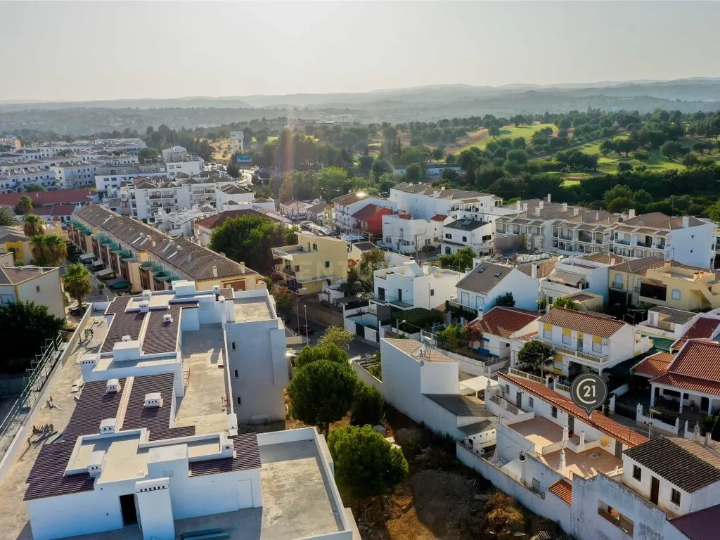 Moradia Térrea T2 + T3 em Conceição de Tavira - Ideal para Investimento ou Habitação Própria - Image 35