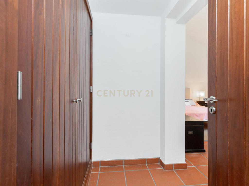 Moradia geminada T2 com terraço e jardim - Image 12