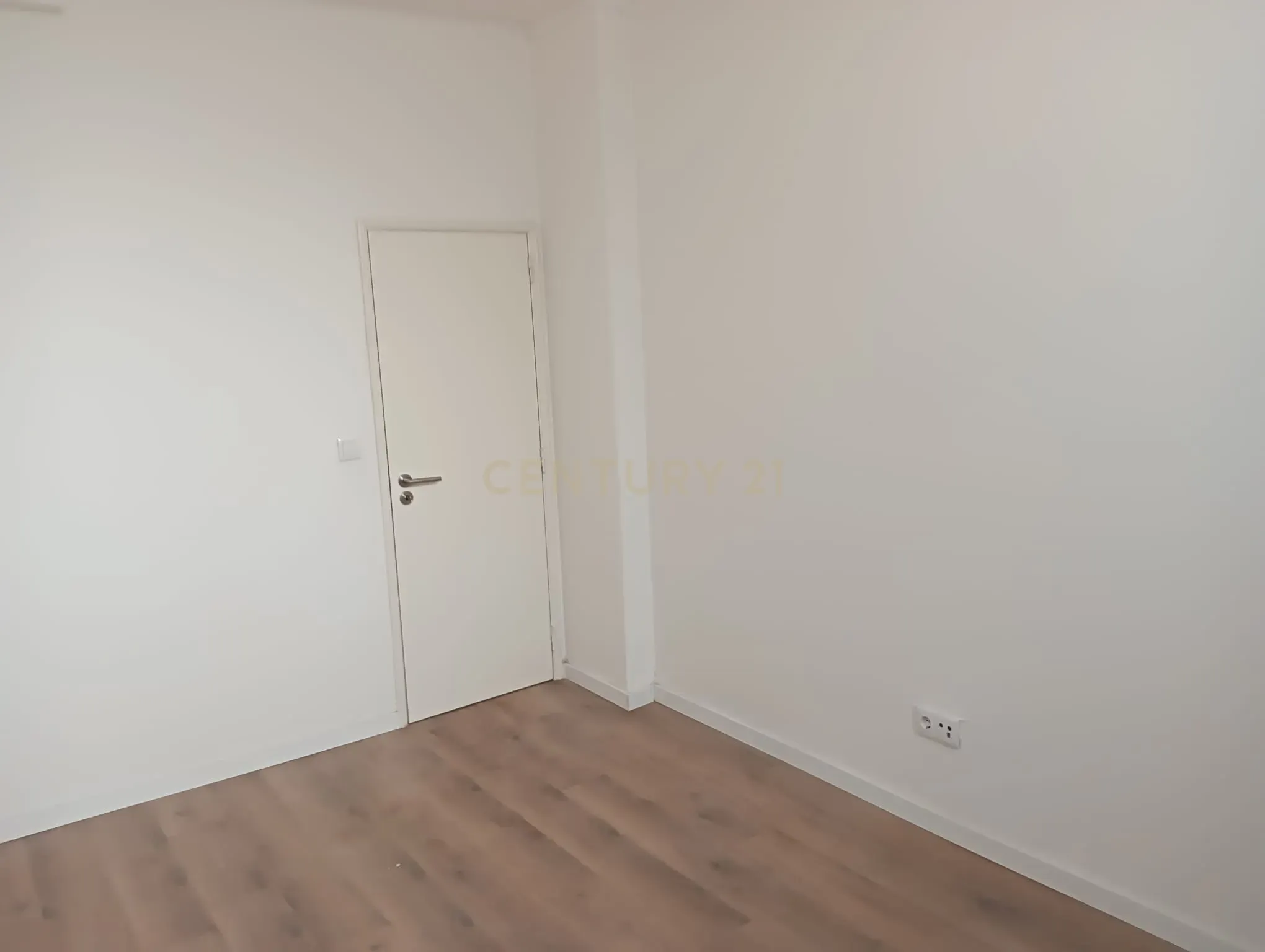 Apartamento para Investimento Metro de Alfornelos - Image 35