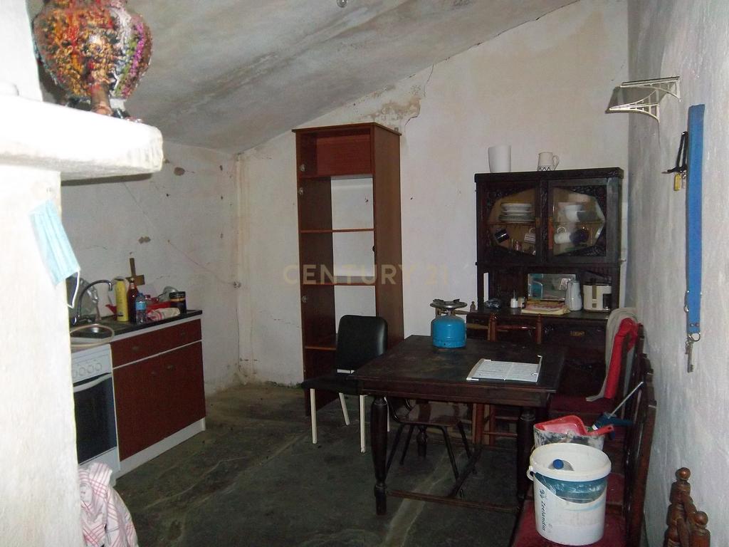 Moradia P/Recuperar Amarelos, Sarnadas de Ródão - Image 10