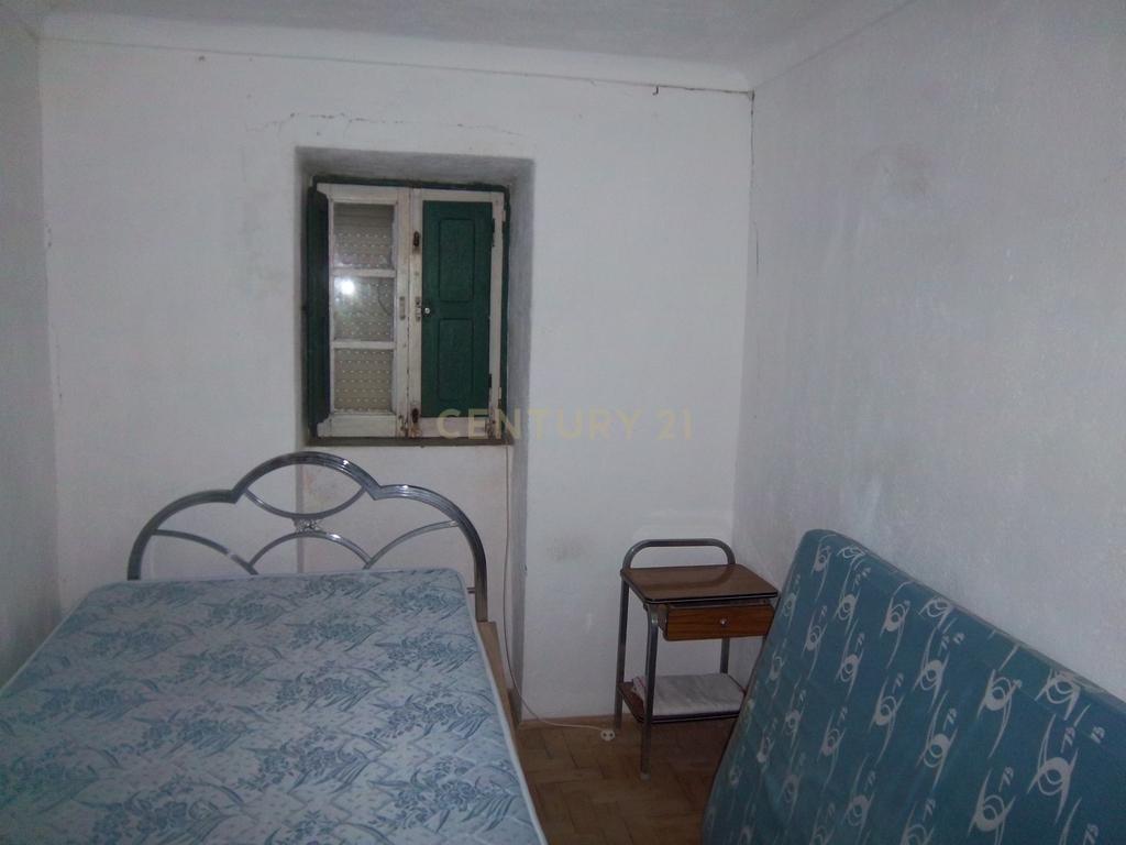 Moradia P/Recuperar Amarelos, Sarnadas de Ródão - Image 16