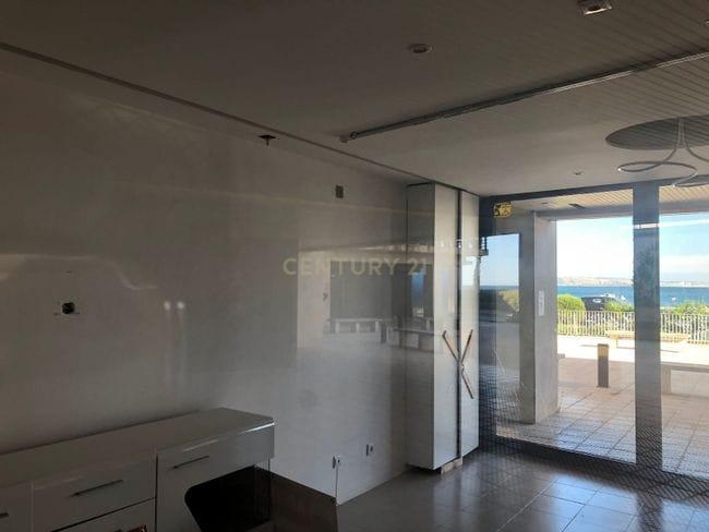 Loja com 24 m2, com excelente localização em Paço de Arcos. - Image 8