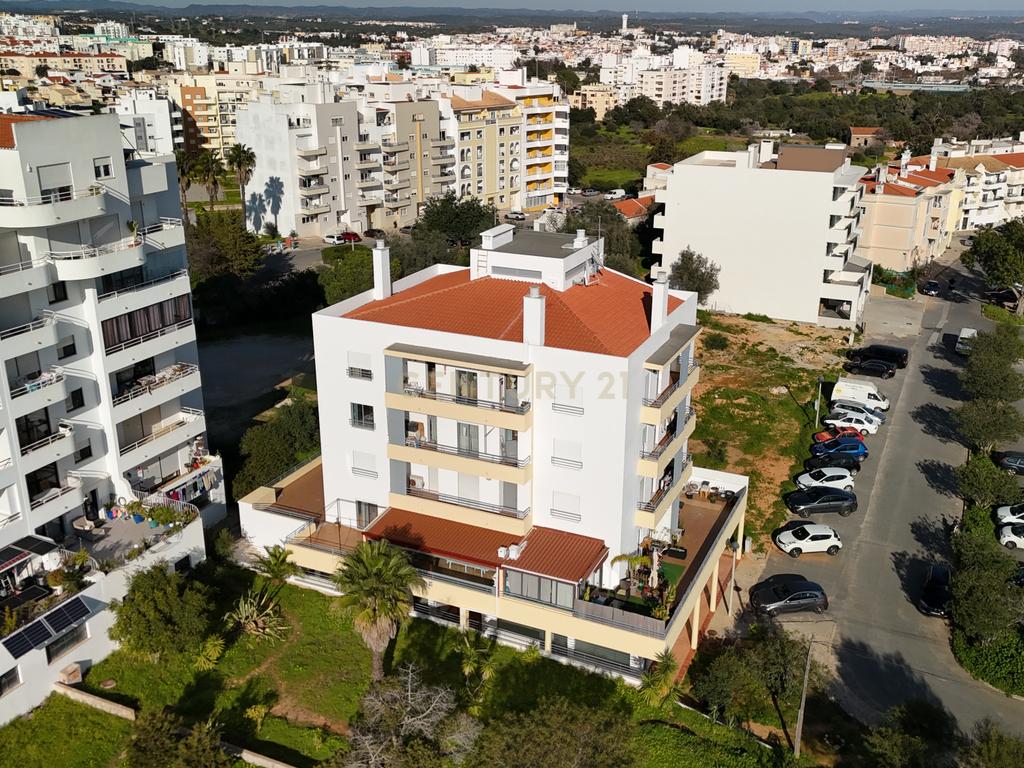 Apartamento T1 com garagem e arrecadação em  portimão.. - Image 3