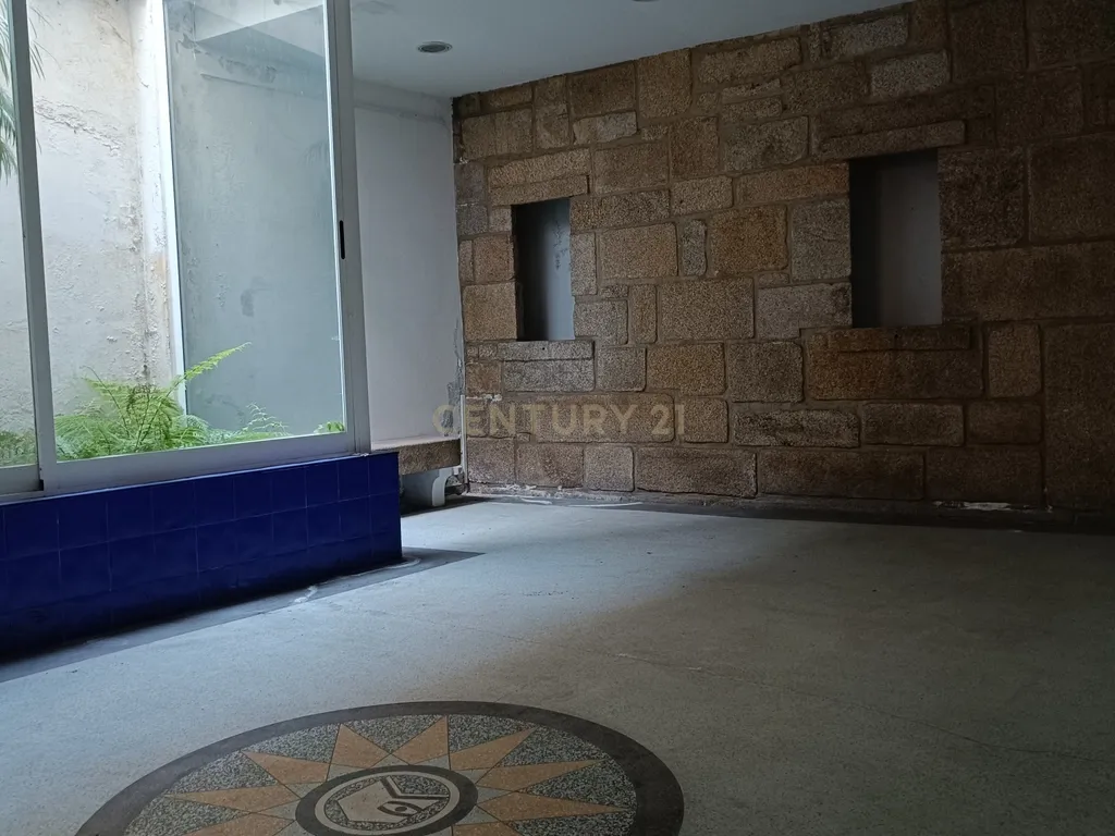 Prédio em zona premium na Baixa do Porto - Image 6