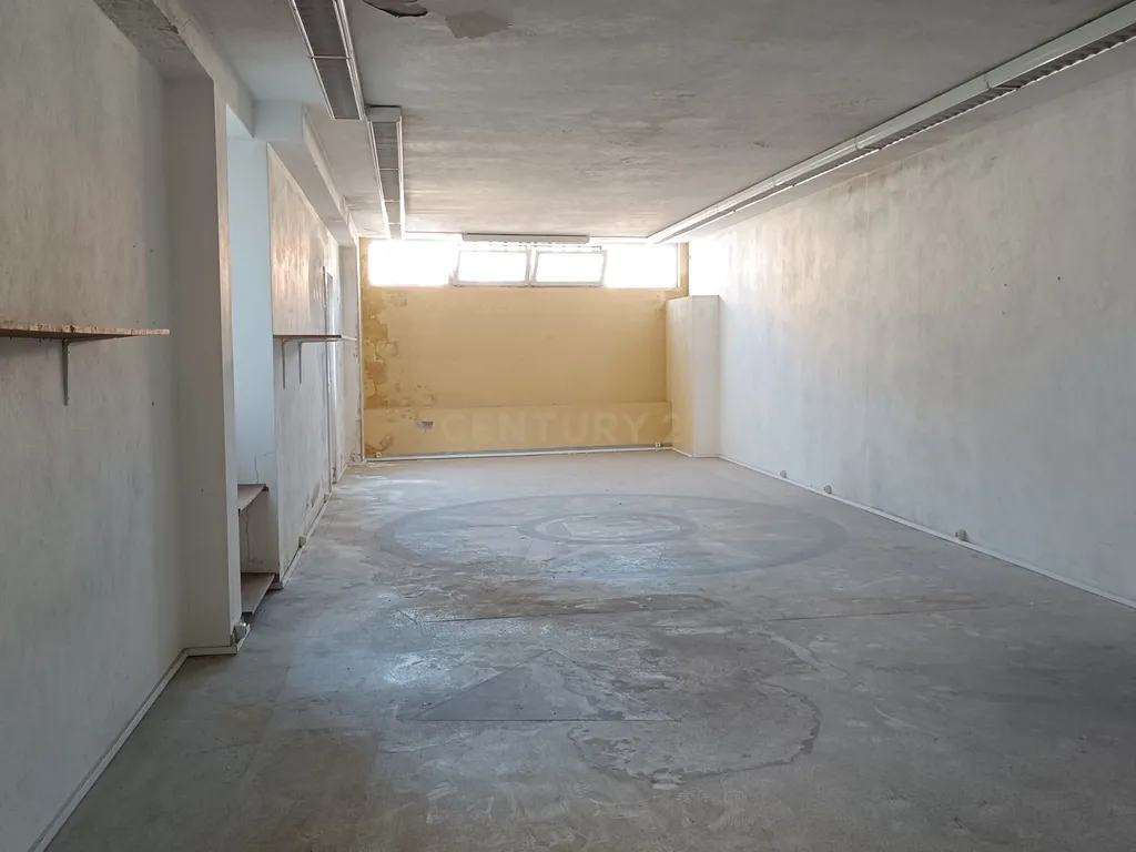 Prédio em zona premium na Baixa do Porto - Image 5