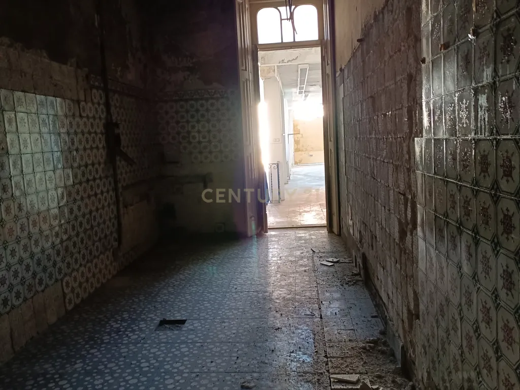 Prédio em zona premium na Baixa do Porto - Image 14
