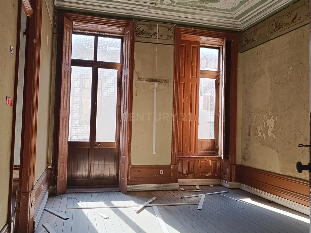 Prédio em zona premium na Baixa do Porto - Image 19