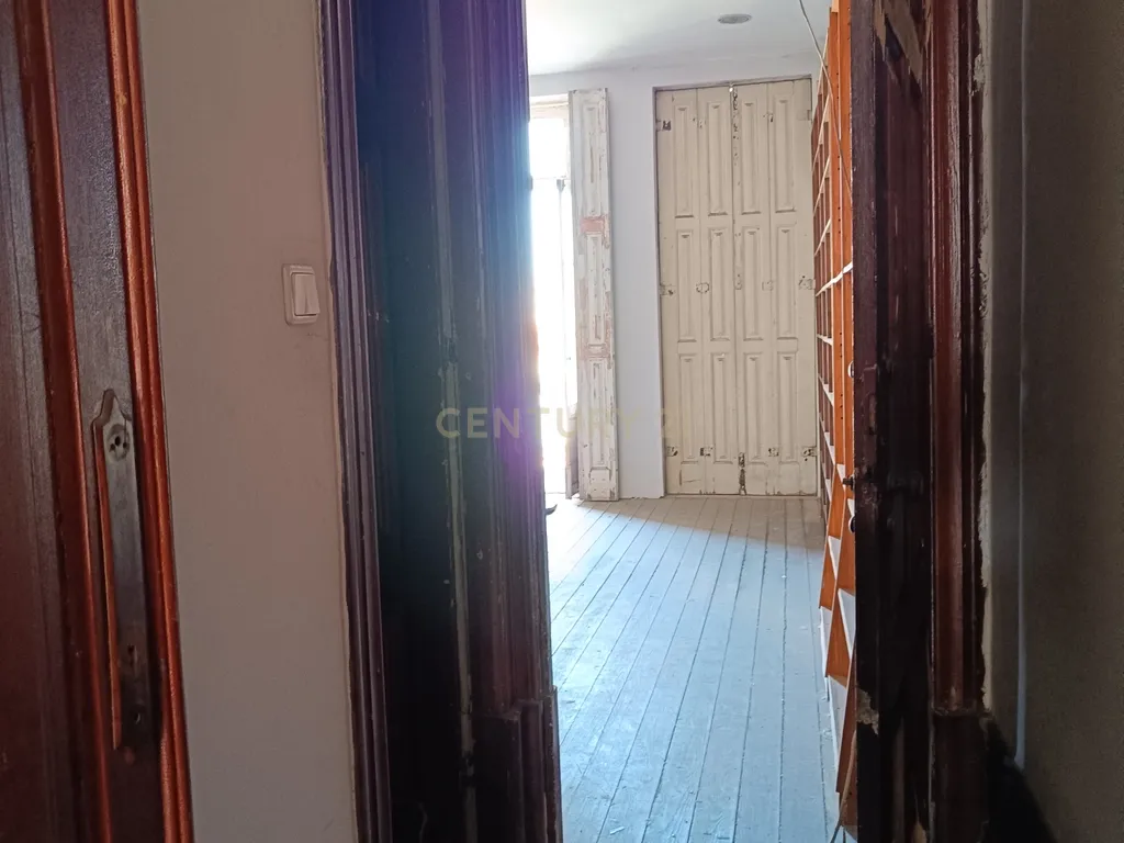 Prédio em zona premium na Baixa do Porto - Image 28