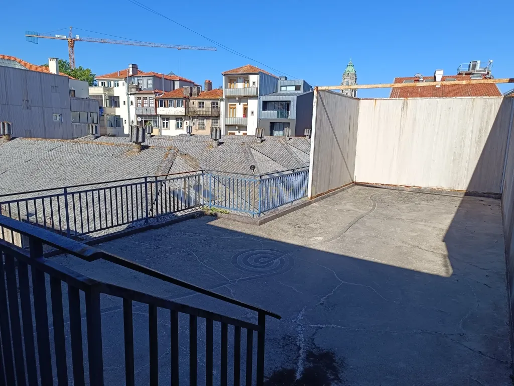 Prédio em zona premium na Baixa do Porto - Image 26