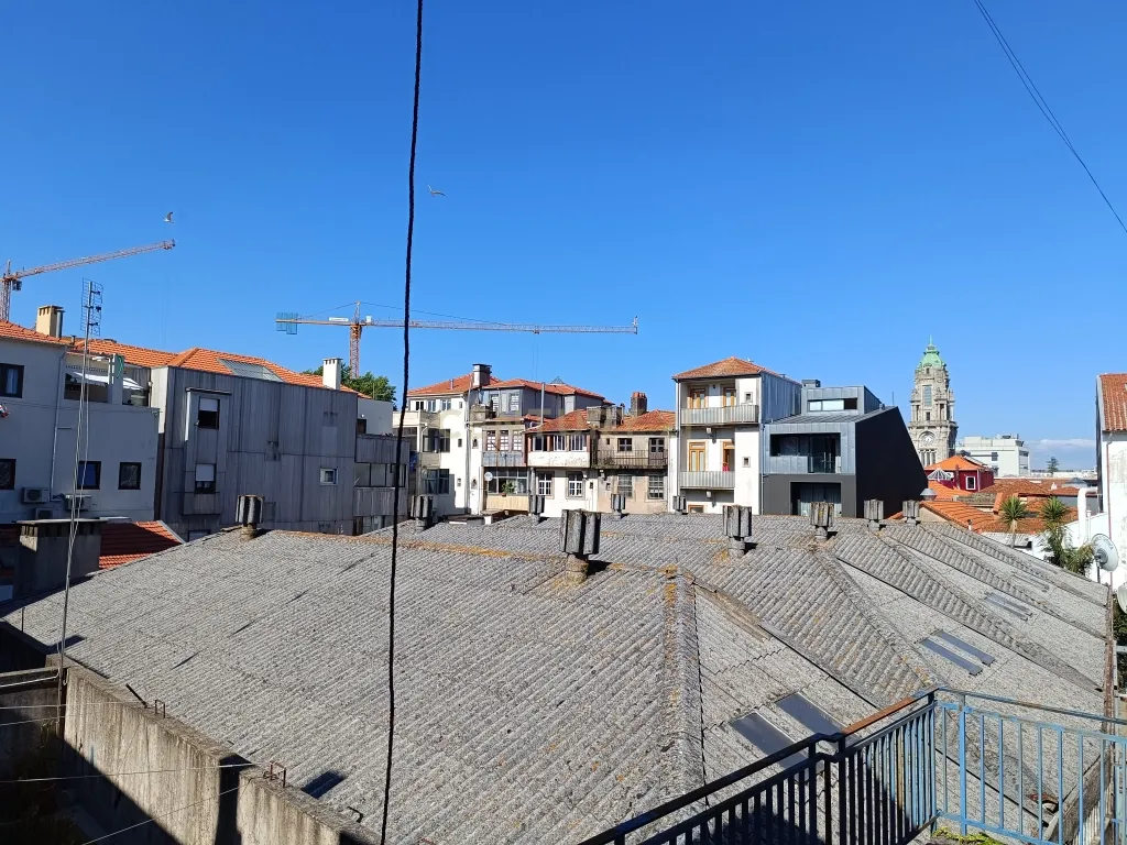 Prédio em zona premium na Baixa do Porto - Image 27