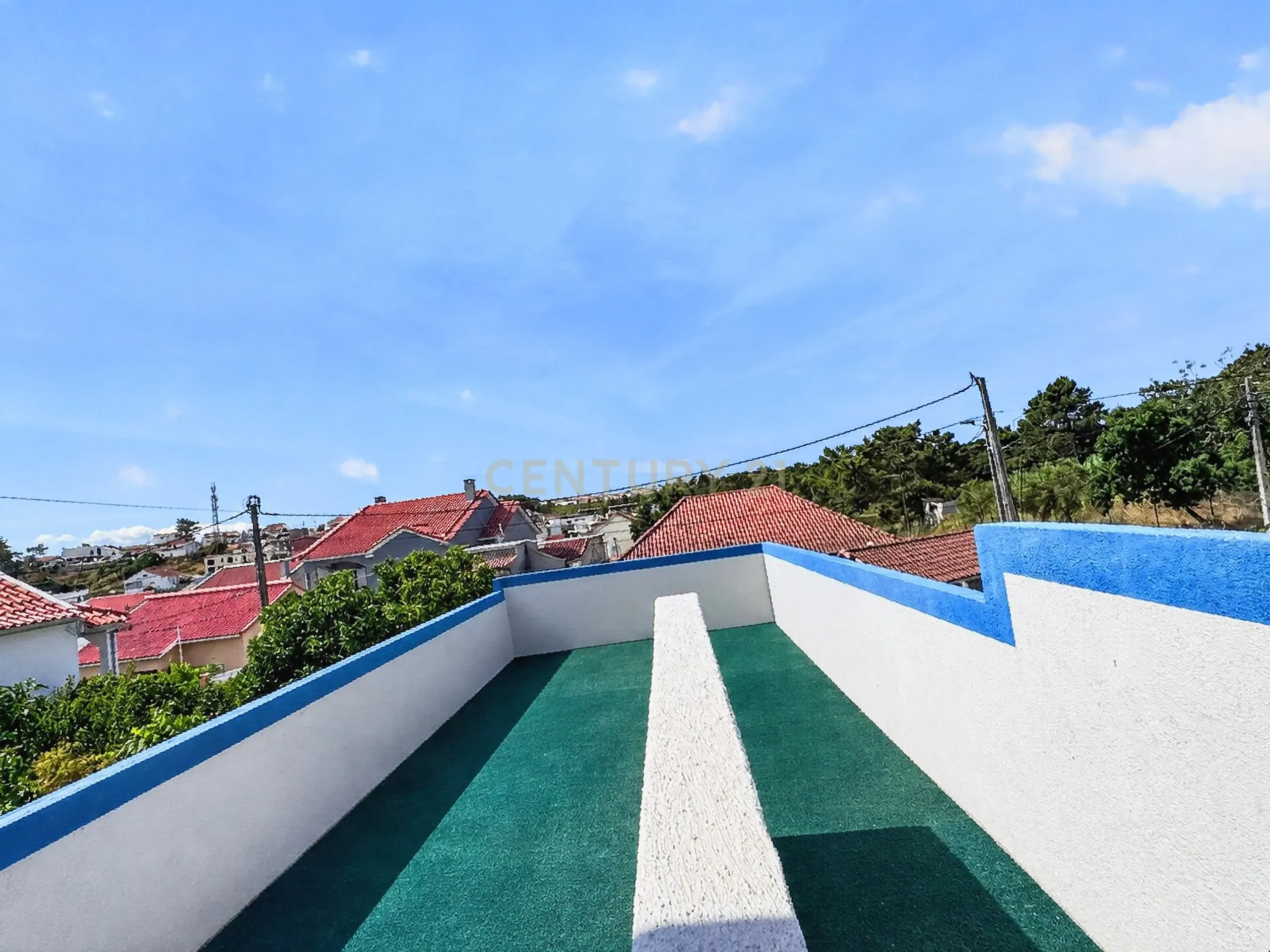 Fotografia 12 de Moradia com Excelente Potencial de Rendimento — Dividida em 3 Habitações Independentes na Sobreda, Almada