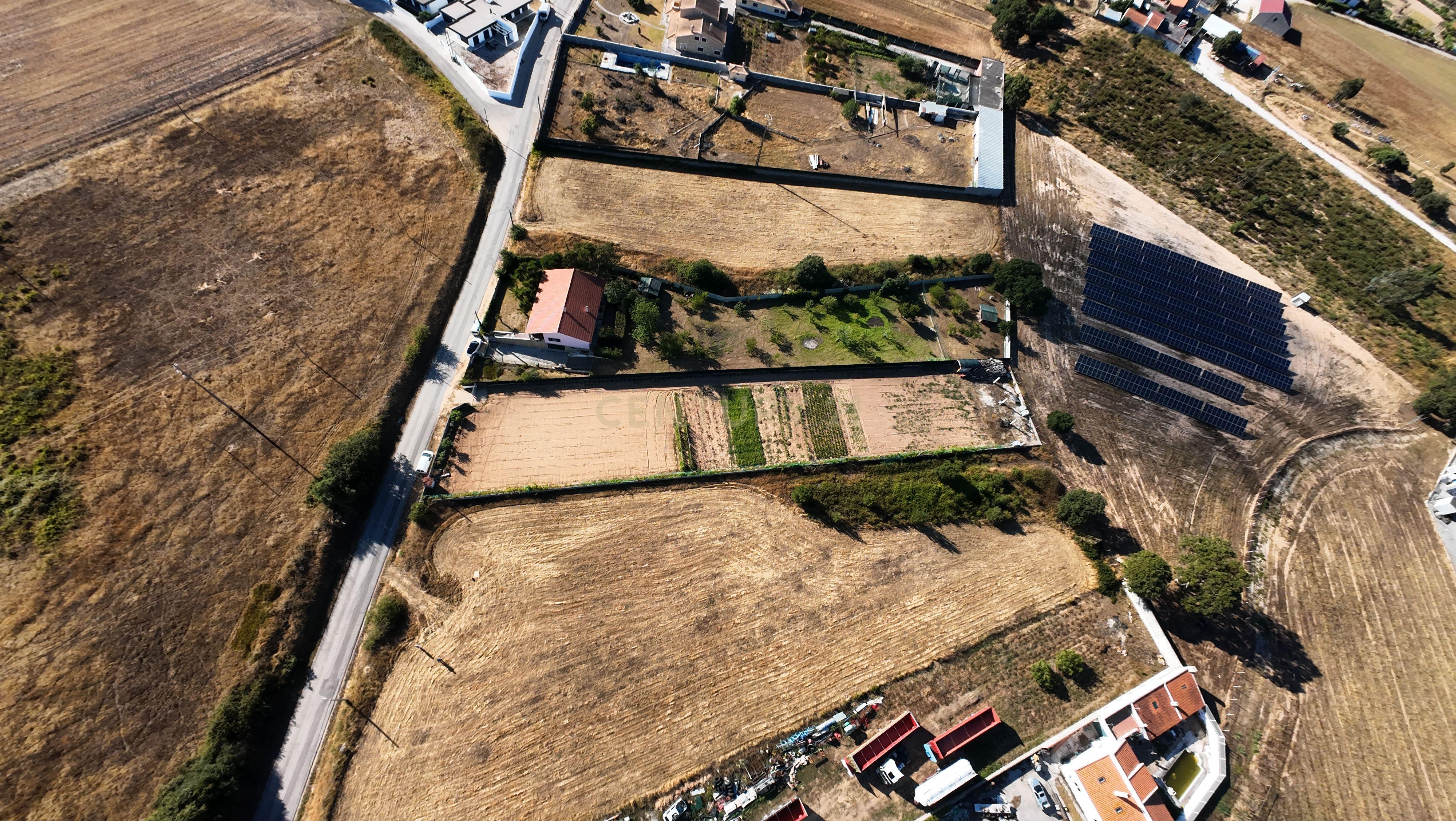 Fotografia 2 de Terreno Construtível em Alfeizerão, Alcobaça - 1700m²