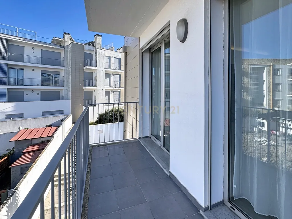 Penthouse T2 com Terraço e Piscina Privativa – Sítio da Nazaré - Image 54