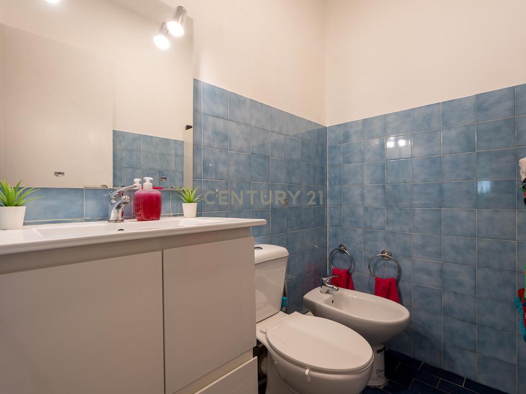 Apartamento de tipologia T4, com 2 WC e arrecadação localizado em Santo António dos Cavaleiros – Loures. - Image 29