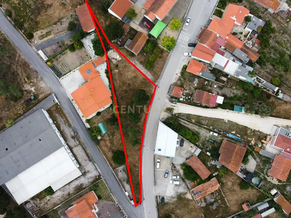 Terreno com Viabilidade de Construção no Centro de Alpedriz – 1.200 m² e 60m de Frente - Image 1
