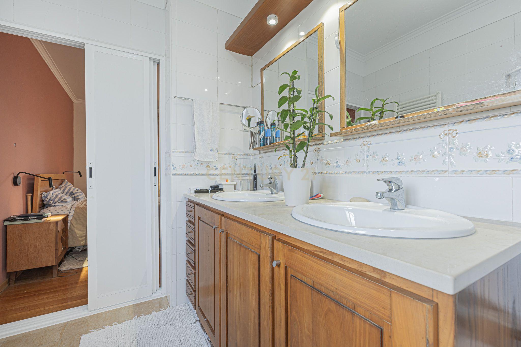 Moradia T5 - Almada - Piscina - Garagem -  364 m² - Terreno 1.024 m² - Image 40