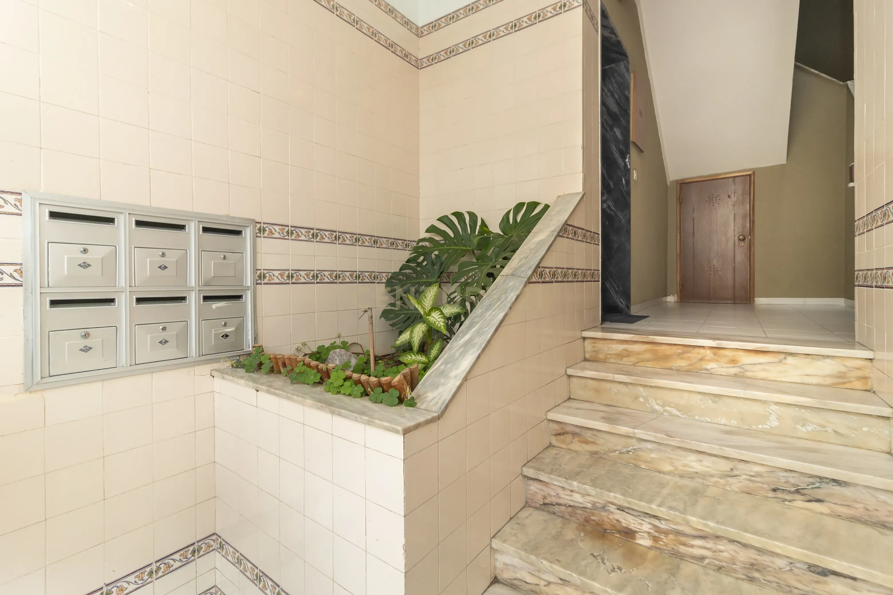 Apartamento T3 c/ 2WC em Vale Flores (RESERVADO) - Image 3