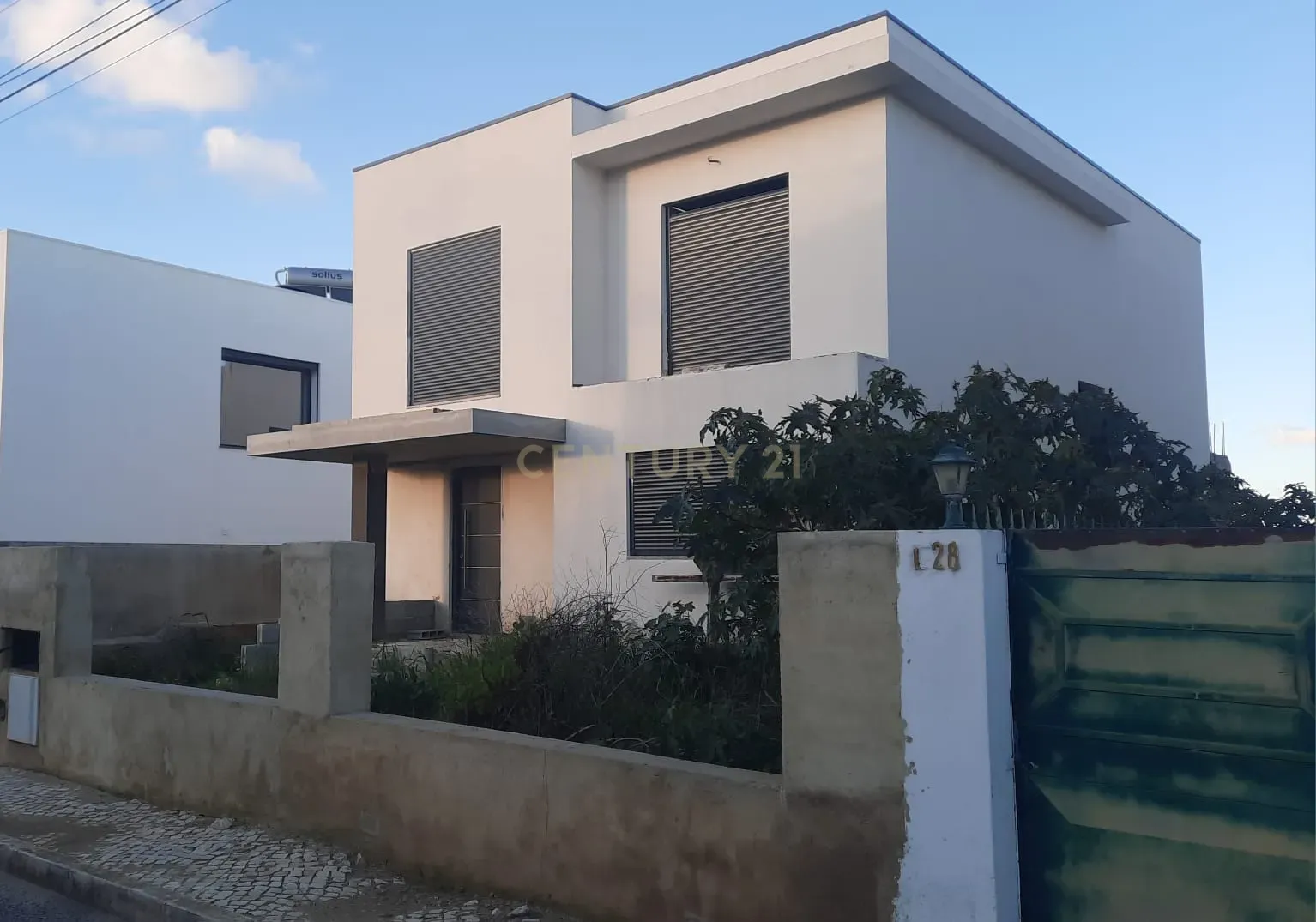 Moradia no Bairro Mira Atlântico- Qualidade de vida com vista para a Costa do Sol - Image 1