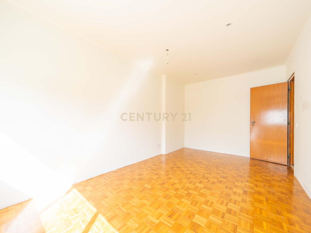 Apartamento T3, Pronto Habitar, no Padre Nabeto, Aires - Image 13