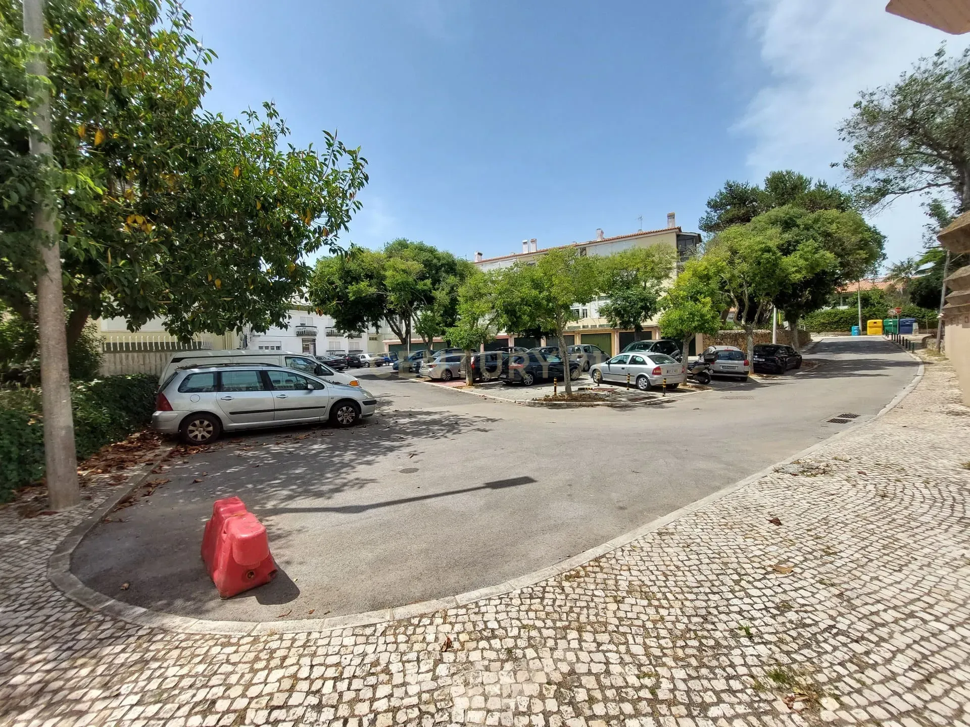 Garagem 34,5 m2 | Janelas | Casa de banho | Eletricidade | Água - Image 11