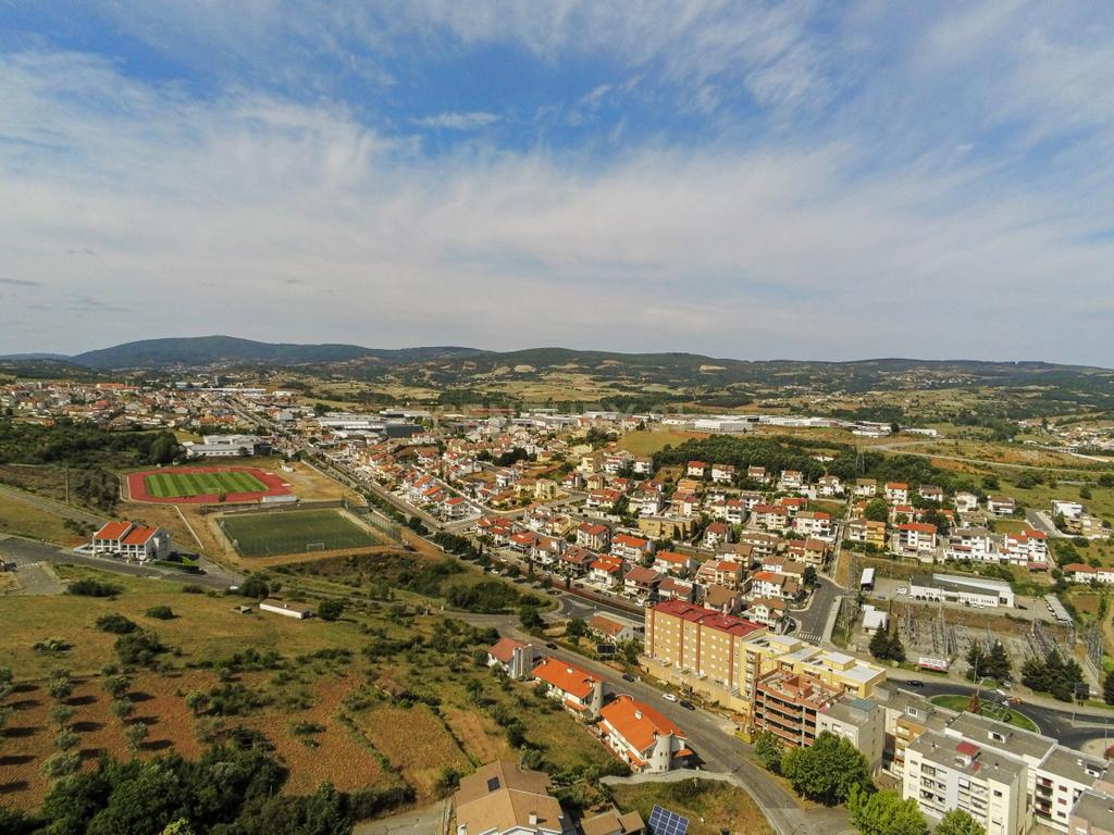 Terreno no Loteamento Mira Bragança, para uma Moradia Geminada - Image 5