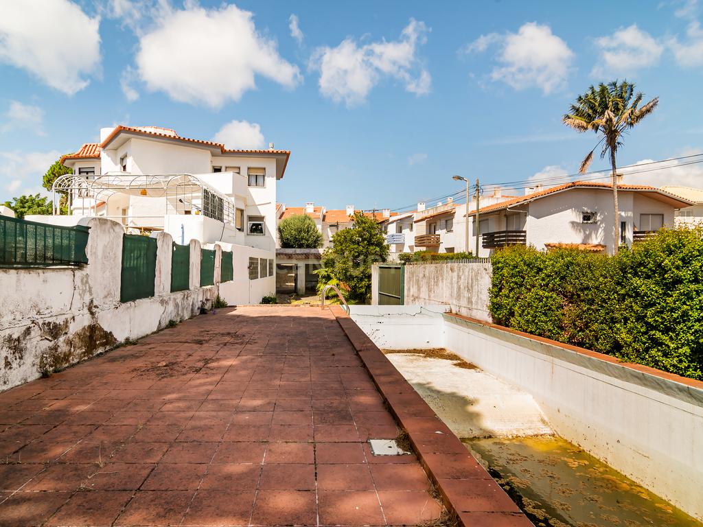 Moradia com piscina, a 500 metros da praia, em São Pedro do Estoril, Cascais. Em Venda! - Image 33