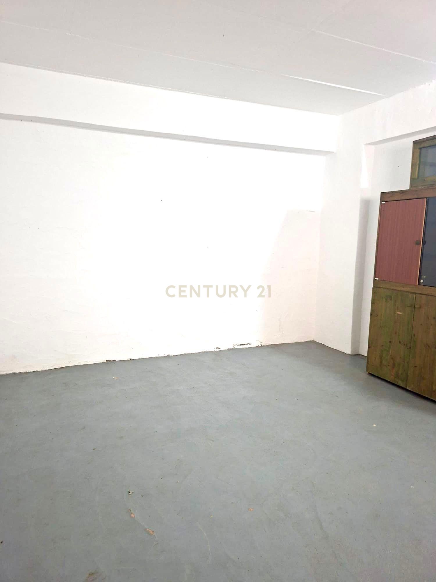 Fotografia 6 de Arrecadação Multifuncional com 17 m² e Luz Natural – Condomínio Quintão Velho, Portimão