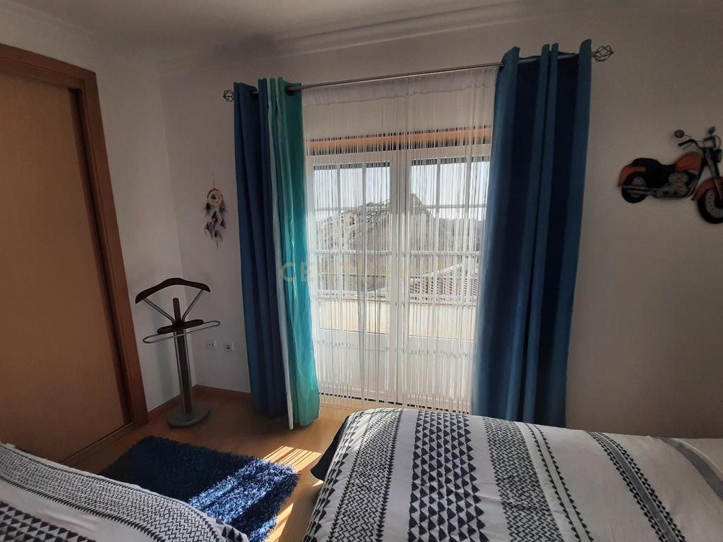 Moradia  T3 na  Lourinhã com Piscina  Garagem e Churrasqueira - Image 45