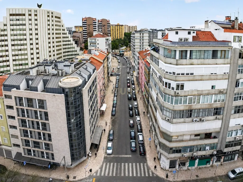T3 com Suite na Av. 5 de Outubro | Entrecampos - Image 17