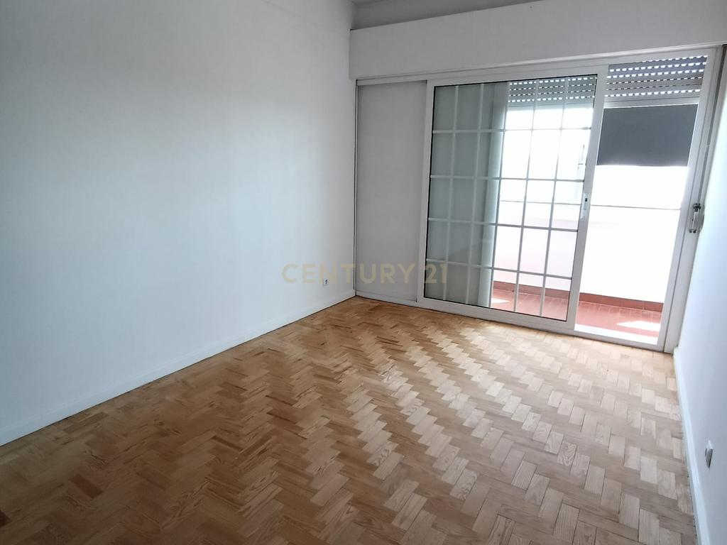 Apartamento 4 assoalhadas (T3) nos Olivais. Conforto e conveniência no coração da cidade - Image 27