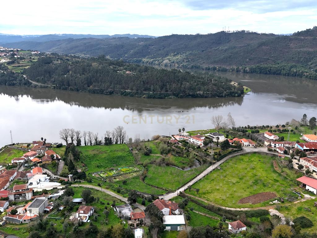 Terreno para construção com 7.000m2 em Melres, Gondomar  - Image 1