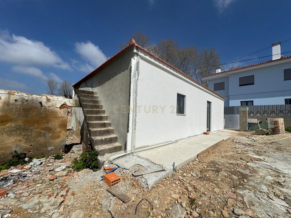 Moradia térrea com 2 quartos e jardim em fase final de renovação em Estarreja, Aveiro - Image 5