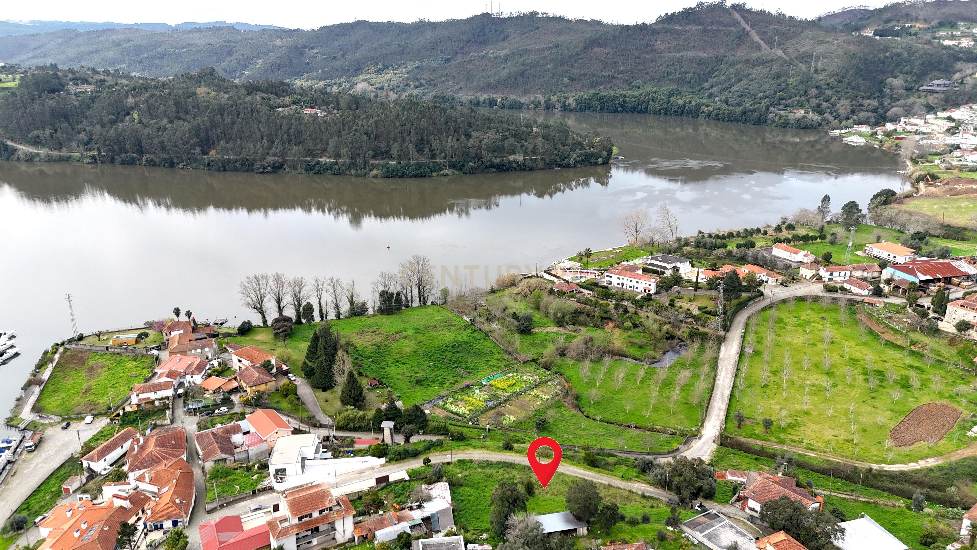 Terreno para construção a apenas 200m do Rio Douro, em Melres, Gondomar - Image 1
