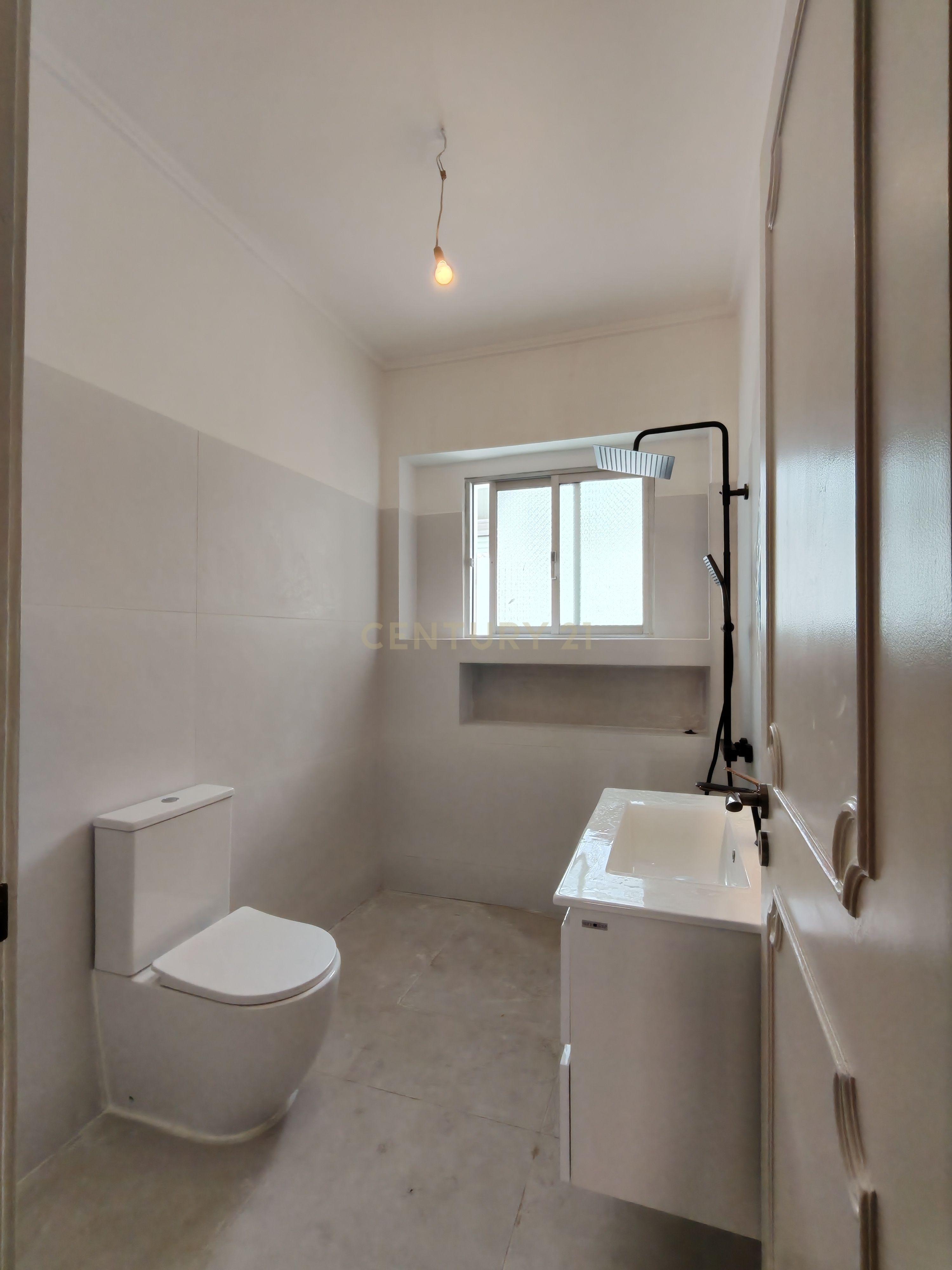 Fotografia 7 de Apartamento T2 em Campolide, Lisboa