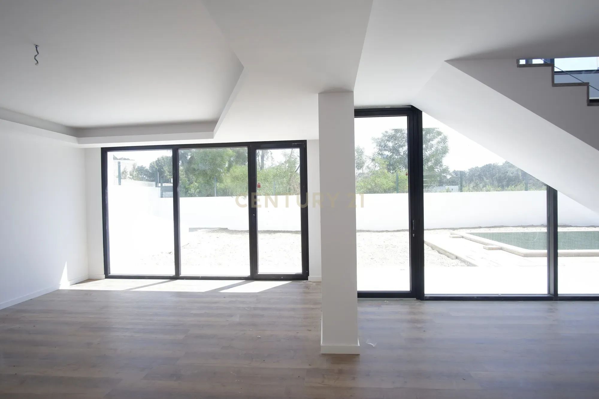 🌿 Moradia de Sonho Pronta a habitar na Avenida do Mar T5 com piscina – Aroeira - Image 14