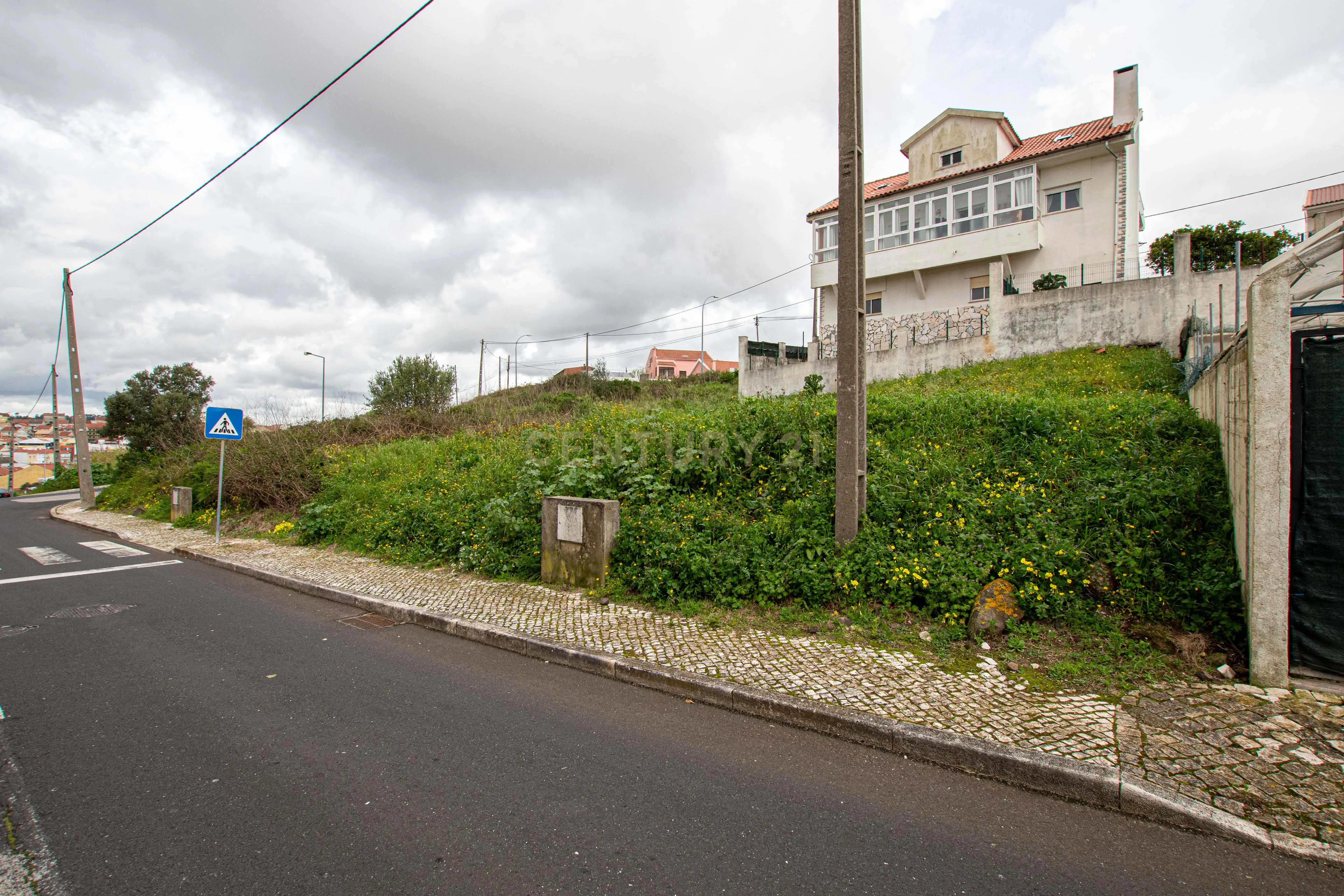 Terreno Urbano para construção de moradia unifamiliar (Casal de Cambra) - Image 2