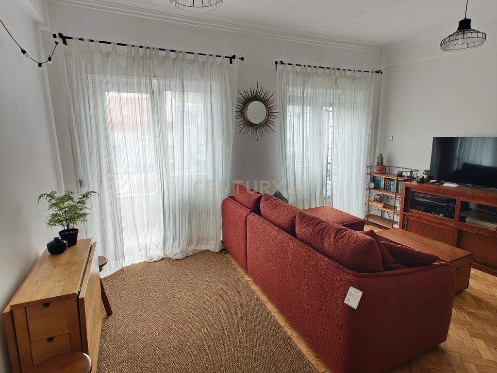 Apartamento duplex T3 + 2 em Queluz - Image 33