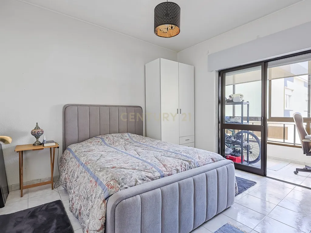 Apartamento T3 em Amora, Seixal - Image 13
