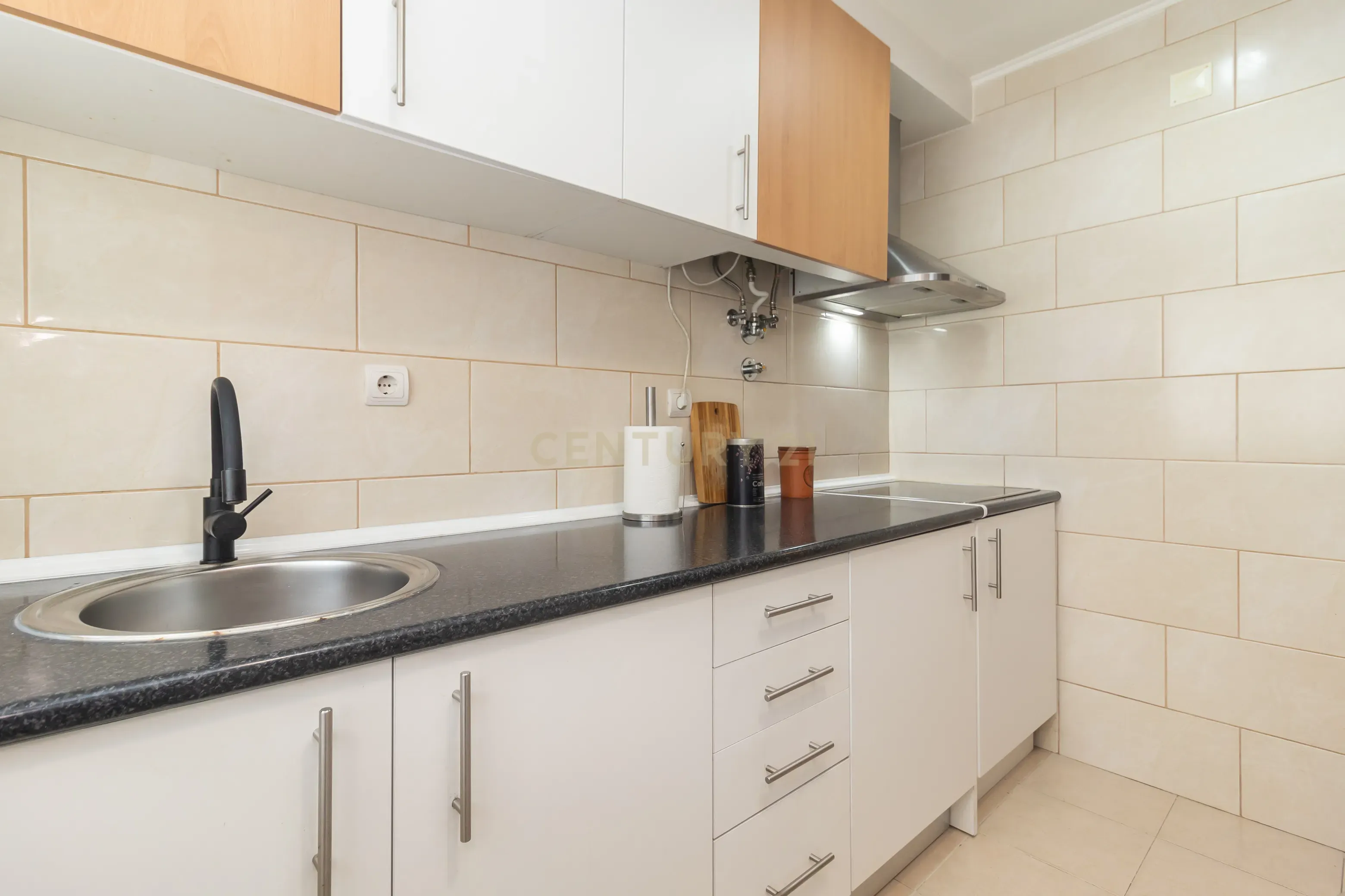Apartamento T3 c/ 2WC em Vale Flores (RESERVADO) - Image 7