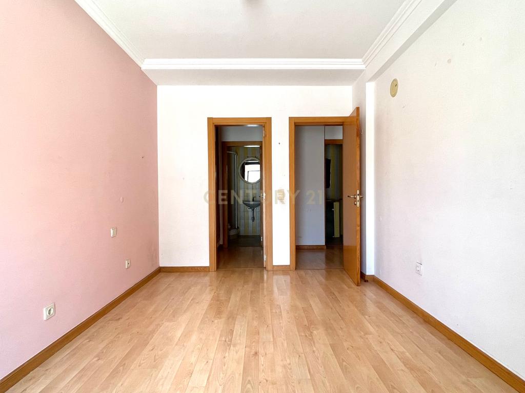 Apartamento T2, com Duas Varandas e Arrecadação, em Aires, Palmela - Image 12