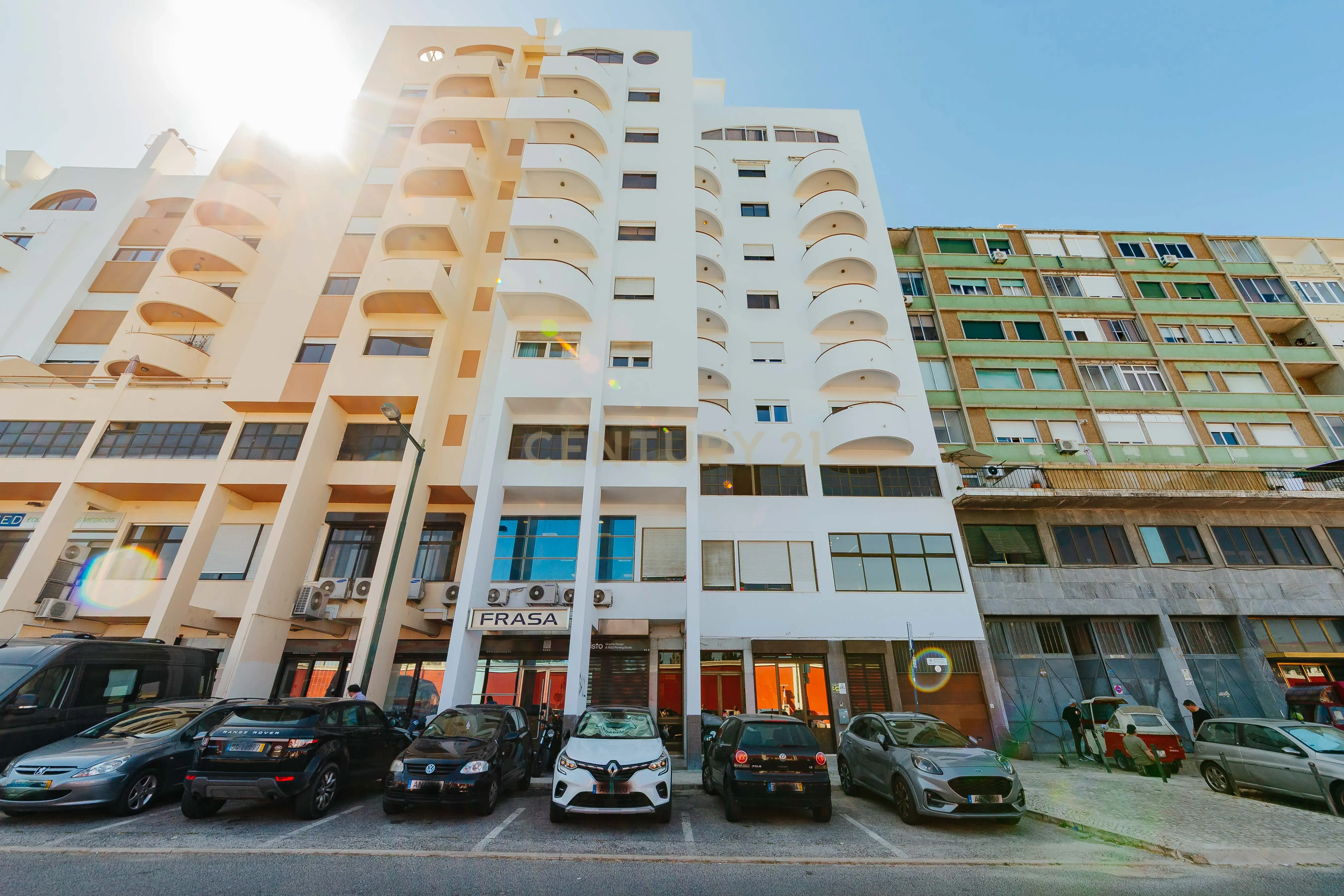 Apartamento T3 Renovado com Vista Rio em Santa Apolónia – Viva no Coração de Lisboa - Image 54