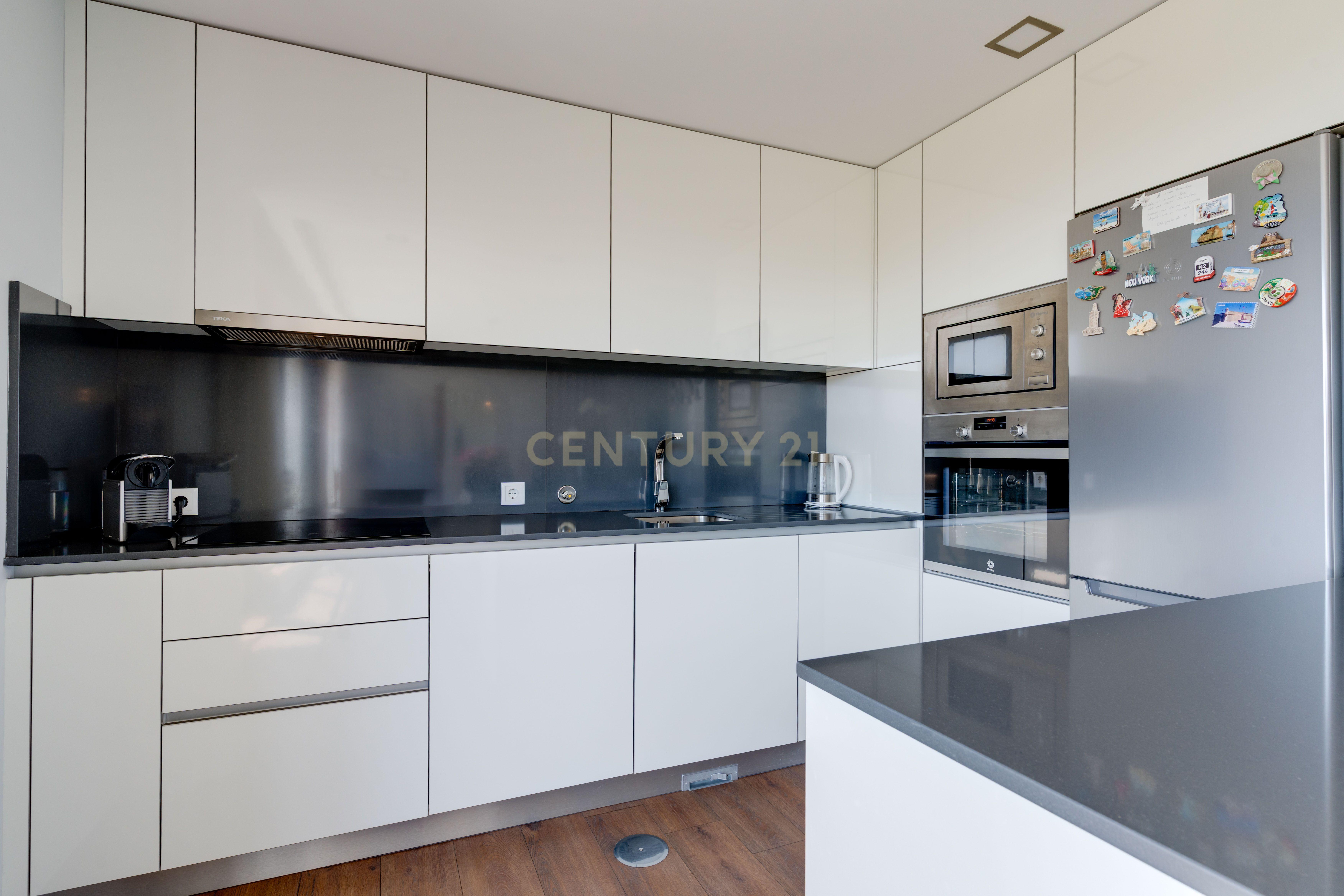 Apartamento T3 como Novo com Vista Mar em Espinho - Image 6