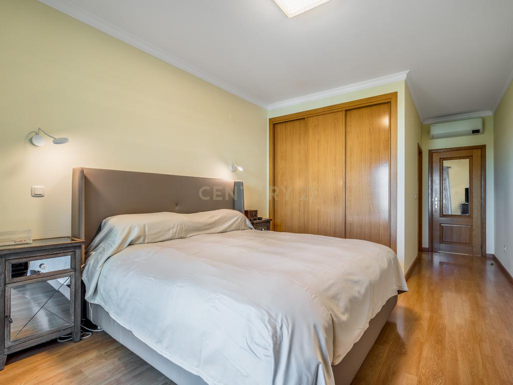 Apartamento T3 com Vista Mar, Piscina e Estacionamento – Edifício Belo Horizonte | Correeira, Albufeira - Image 13