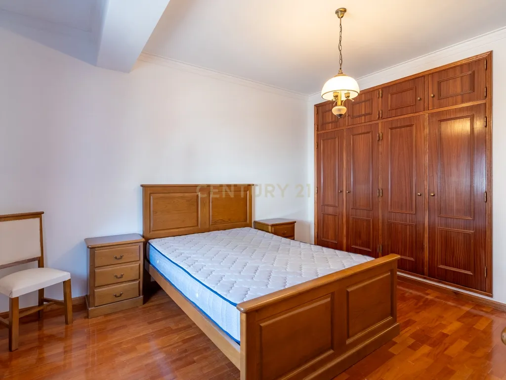Moderno T1 em Lousã, quase novo e pronto a habitar - Image 22
