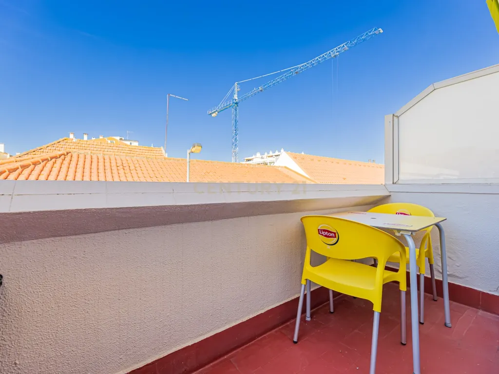 Duplex T4 + Escritório | 5 min da Praia | Excelente Exposição Solar - Image 17