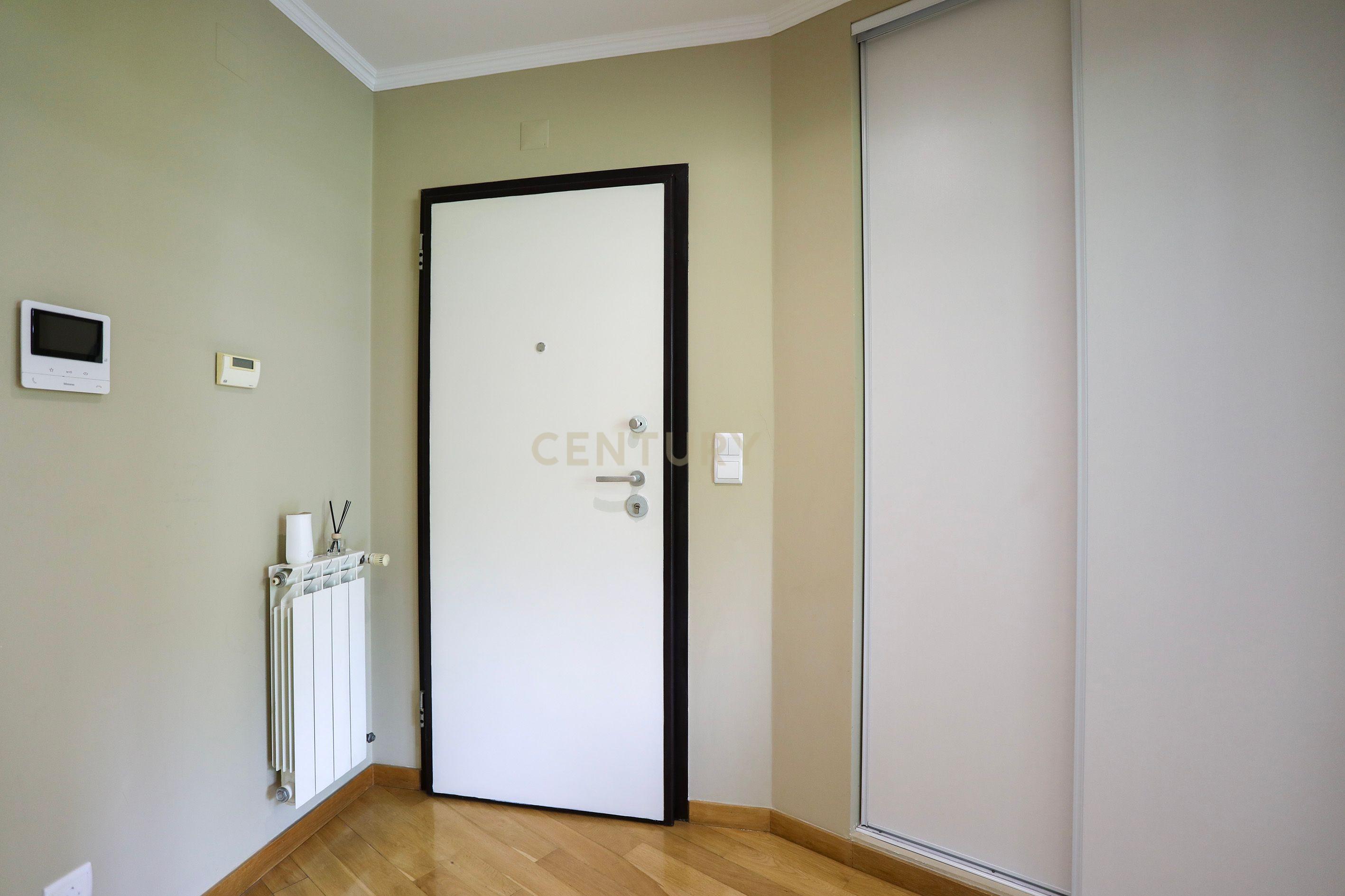 Fotografia 9 de Apartamento T2 Moderno nas Colinas do Cruzeiro | 2 Lugares de Garagem e Varanda