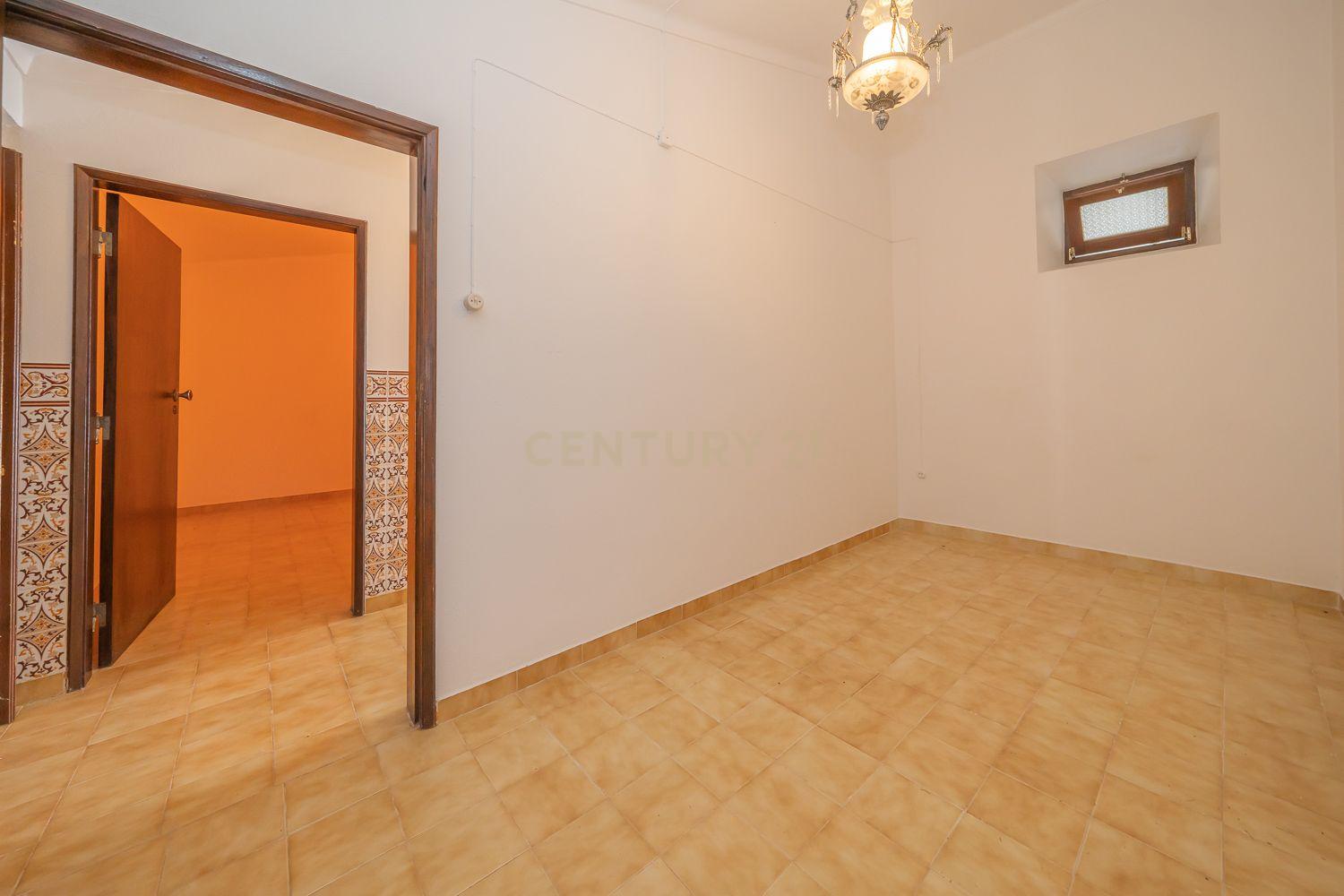 Fotografia 9 de Moradia T2 para Remodelação em Vale de Açor de Cima – Mértola
